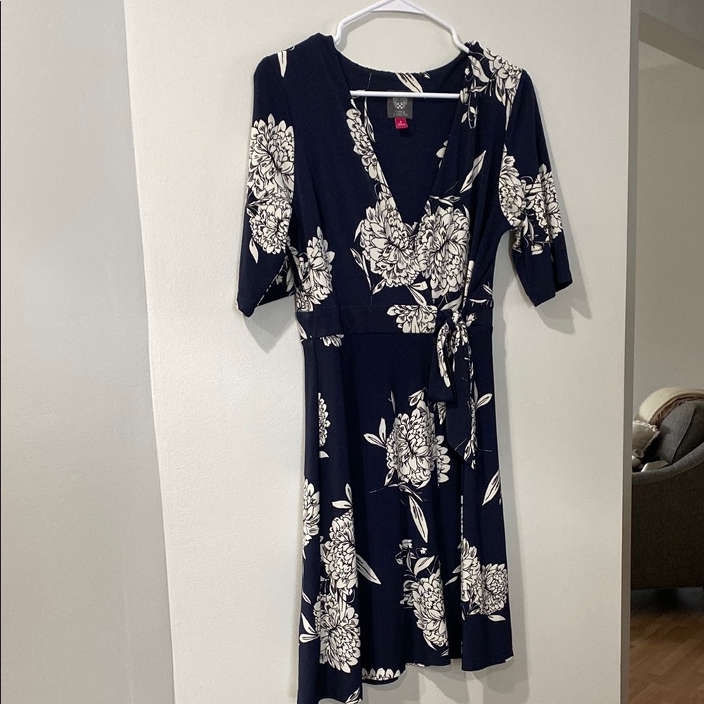 Vince Camuto Blue and White Wrap Midi Dress V-Neck 3/4 Sleeve